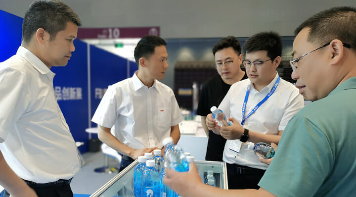 FBIF 2023 | Huayan Precision Machinery ha debuttato con bottiglie di packaging creativo sfumato